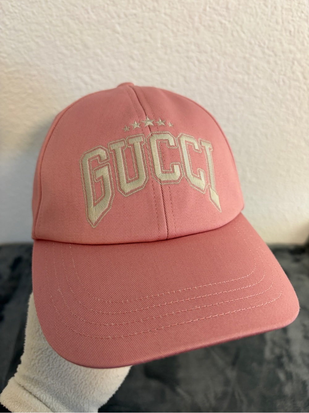 NWT Unisex Gucci Embroidered Logo Baseball Cap Hat Pink Size Small (57cm)